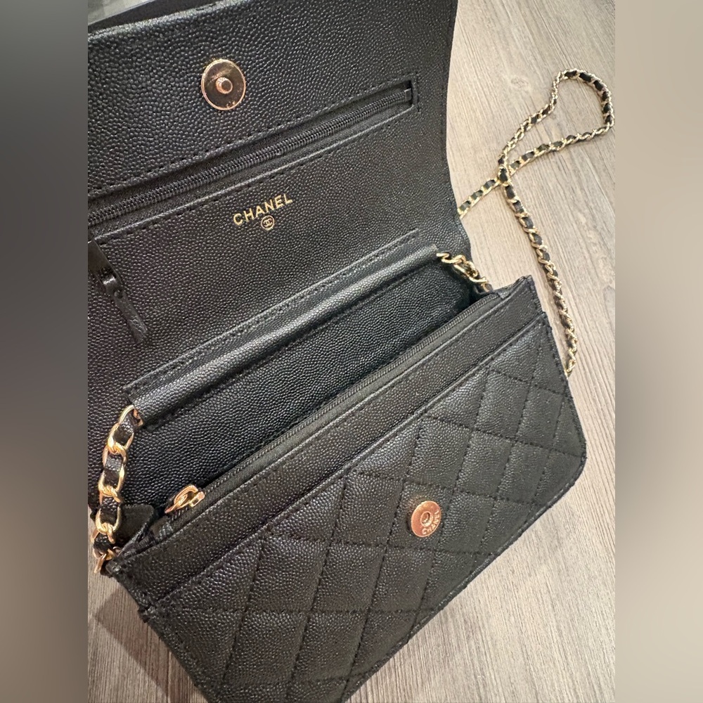 Chanel Beauty GWP Makeup Crossbody Bag - Picture 4 of 10